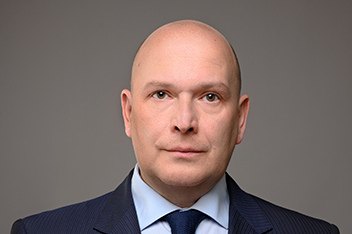 Денис Семенов